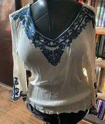 Reba v-neck blue embroidered boho M lightweight white billowy blouse