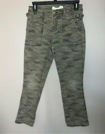 Anthropologie  y2k green camo cropped flare cargo pants women's size small 26