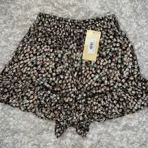 Nwt LUSH floral shorts