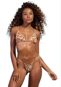 NWT Maaji Geogame Bikini Set Brenda Sliding
Triangle Single Strap Bottom Medium‎