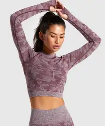 GYMSHARK Camo Seamless Long Sleeve Crop Top in Winter Berry