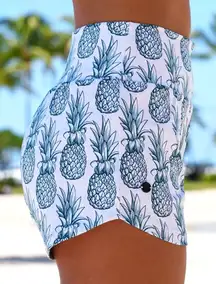 Love Fitness Pineapple Runners Evergreen Athletic Shorts Women’s Small