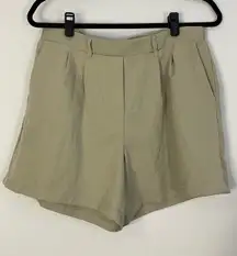32 Degrees Cool Women's green Khaki Pleated Relaxed Fit Shorts Size Medium