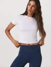 Vuori Pose Fitted Tee