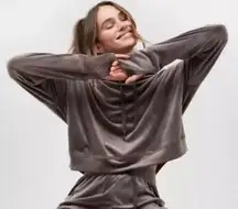 Offline aerie oversized velour cowl neck sweater M