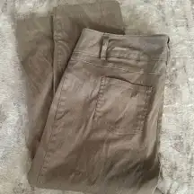 Brown capris 