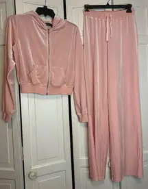 White Fox Boutique White Fox pink velour set.  Top is a Small and bottom is XS. Rare. Hard to find