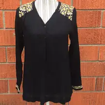 Stella Forest top w/ unique shoulders/cuff design