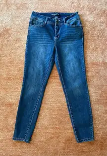 WALLFLOWER FLIRTY CURVY HIGH RISE women jeans