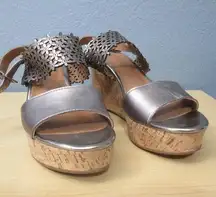 Caslon Metallic Wedges - Size 8