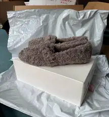 Seychelles taupe faux Sherpa loafers 7.5 slip on gray 