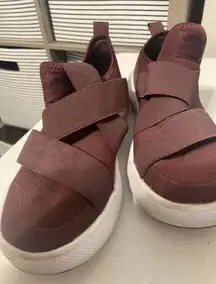 Vans Ultrarange Ultra Cush Shoes Size 10 Women Maroon