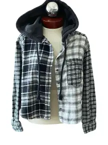 American Eagle Cropped Hooded Flannel Shirt Size Medium Black Plaid 90s Grunge