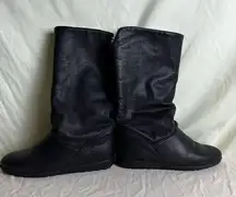 Vintage Cougar Black Leather Boots Sherpa Lined Pull On Flat Mid Calf 7