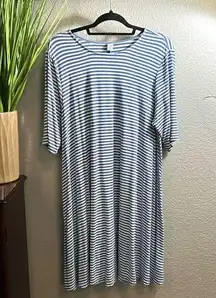 Old Navy 💰💰$3.00💰💰 bundle item:  striped T-shirt, dress size XL