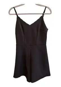 Size XS VERO MODA Olivia Scallop Neck Romper