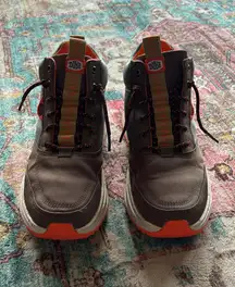 Men’s hey dude boot size 9