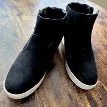 SERRA | ladies bootie/sneaker. Size: 8