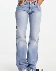 Arrow Low Rise Straight Leg Jeans-Blue Delight