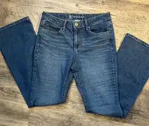 Women's Boot Cut/Flare Jeans — Medium Wash