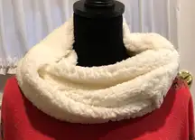 Women’s Ivory Fleece Infinity Scarf / Neck Warmer NWT