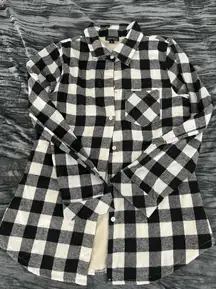 Black and White Checkered Flannel Sherpa on the inside Size S