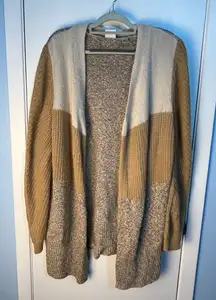 Daytrip Cardigan Chunky Knit Sweater Large Tan Granny Core Cozy Office Fall