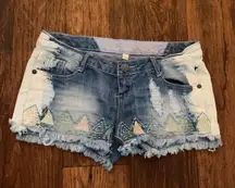 Vanilla Star Denim distressed Shorts Size 3 Blue/White, Cut Off, Embroidered