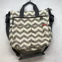 Skip Hop Duo‎ Signature Carry All Diaper Bag - Grey/White Chevron