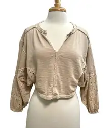 ANTHROPOLOGIE Cropped Batwing Eyelet Sweatshirt Top Boho Beige size XXS Petite