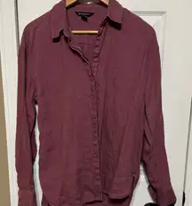 Athleta Women's 100% Linen Plum Button Down Shirt Size Medium