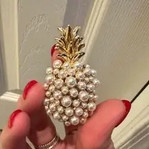 Banana republic new pearl pineapple brooch pin