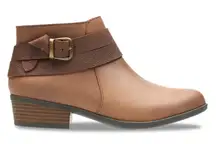 Clarks Addiy Cora ankle booties leather size‎ 7