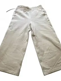 Lululemon Women's Cropped Beige Sweatpants