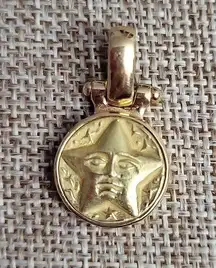 H Stern 18kt Yellow Gold Solid Pendant Star With Face