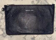 MICHAEL KORS Jet Set Navy Leather Lg Zip Clutch Wristlet W/O Strap. Leather is in great condition. Easily fits inside a tote.