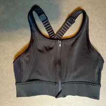 EUC (XS) High Support Front Zip Bra in Black adjustable straps clasp/zip