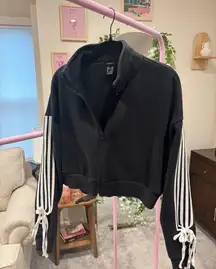 cropped cup up with bows