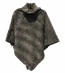 NWT Johnston & Murphy Reversible Faux Fur Knit Poncho Wrap One Size Gray Cream