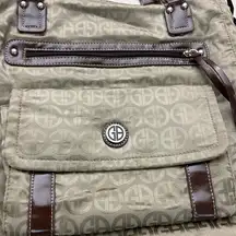 Giani Bernini purse sold at Macys. Clean, no damage!beauty! Signature elegant