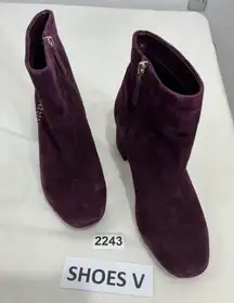 Womans White House Black Market Zeek Burgundy Suede Pull On Ankle Boot 9 M