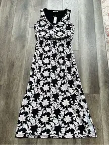 White House Black Market NWT Split Hem Floral Printed Maxi Dress Size Small