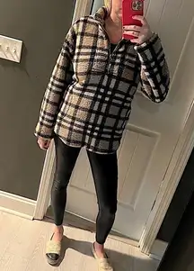 Like New Oversized Fleece Sherpa Black/Tan Jacket, Medium