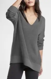 Athleta Hanover V-Neck Hi Lo Merino Wool Blend Sweater in Gray Sz M Medium EUC!!