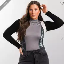 Buckle Gilded Intent Mock Neck Top Women’s Large