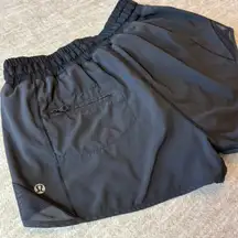 Lululemon Womens Hotty-Hot Black Running Shorts Lined 2.5 Inseam Size 4‎