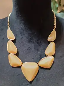 Women's Statement Geometric Cream Resin Bib Necklace With Lobster Clasp Chain