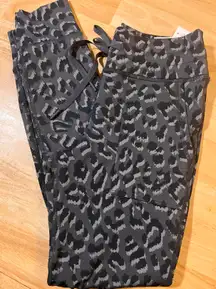 Medium OFFLINE By  Jacquard Peak Legging BNWTS $54.95