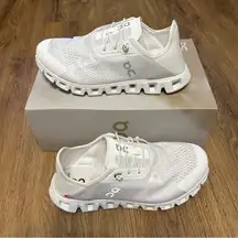 ON CLOUD COAST white running athletic training shoes sneakers women’s 9 new