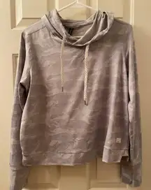 Vuori Halo Essential Hoodie Size Medium Pale Heather Camo Grey